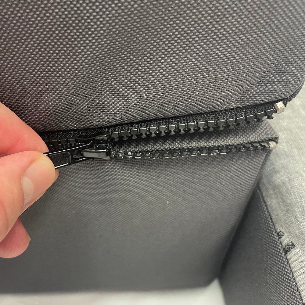 Mattress sections connecting with zipper